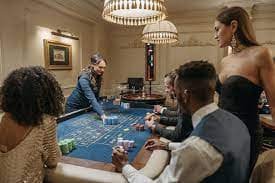 Blackjack table at visa88 Jurassic Kingdom with dealer and live action
